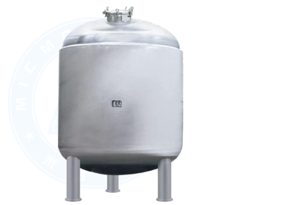 Jacket and insulation injection water storage tank