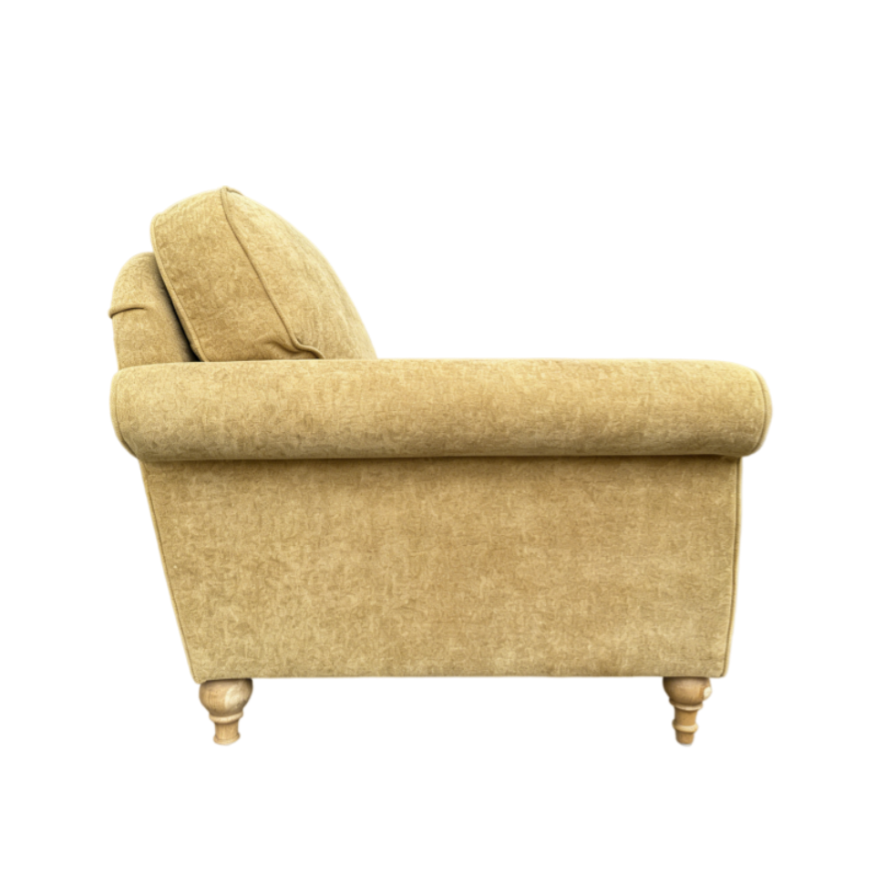  Vintage style club chair for living room 