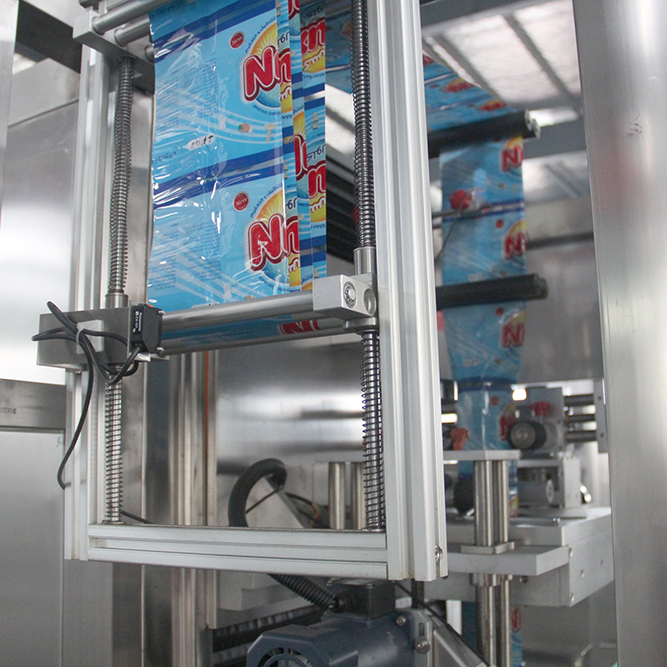 shrink sleeve labeling equipment