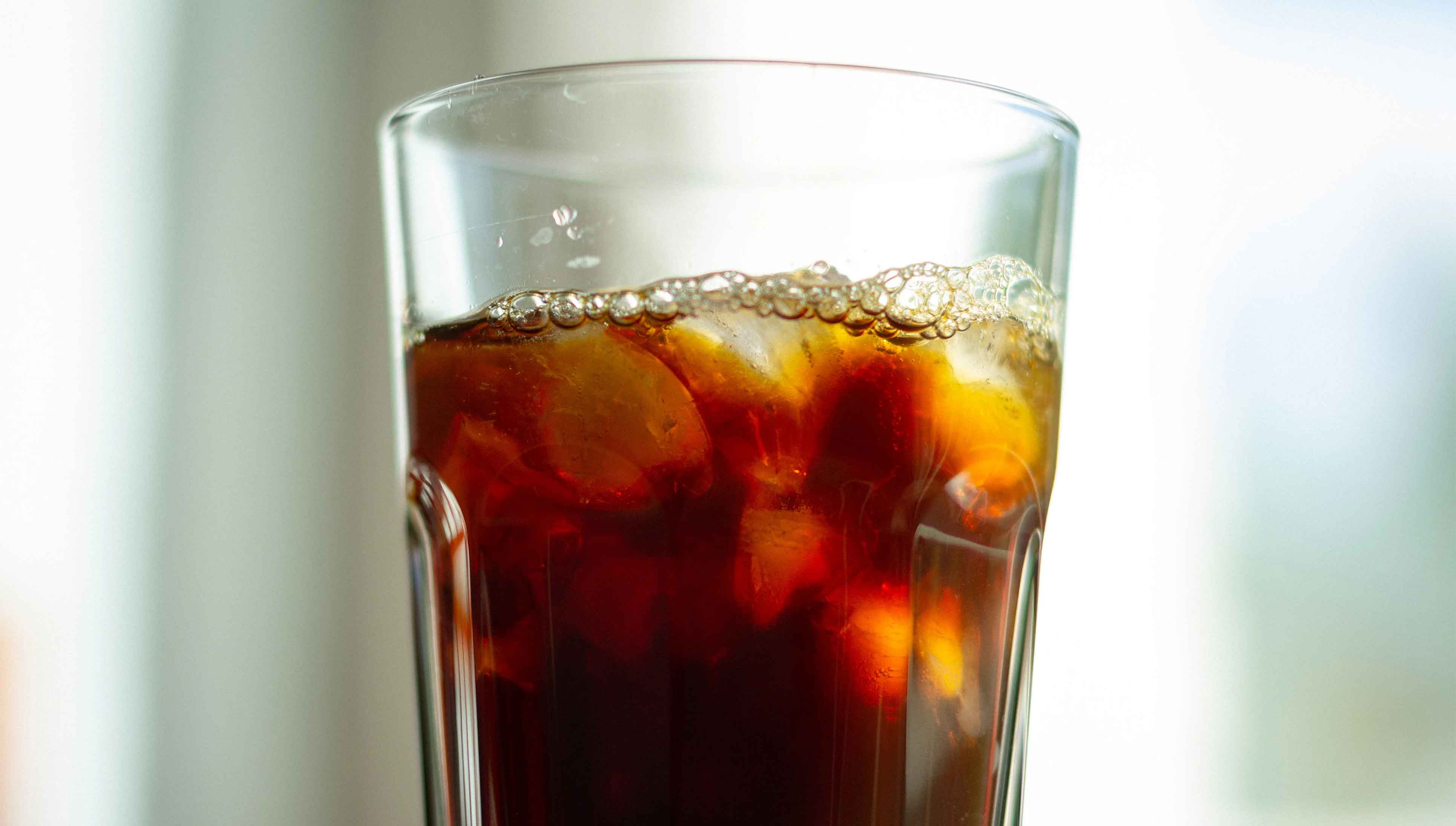cola with ice