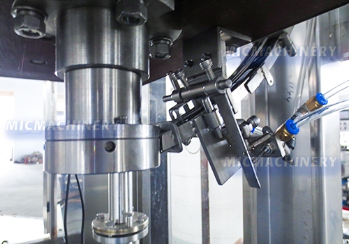 Drink Bottle Filling Machine