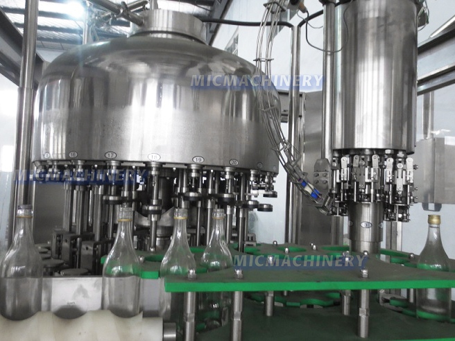 beverage bottle filling machine