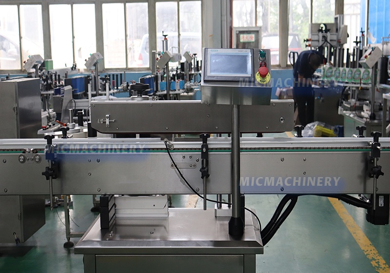 carton labeling machine