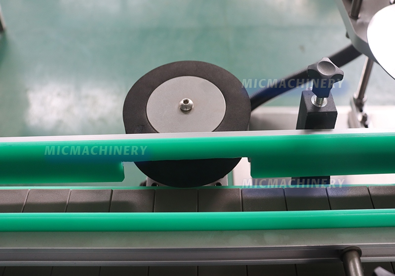  automatic round bottle labeling machine