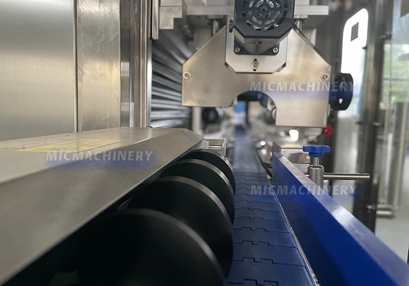 shrink sleeve label machine