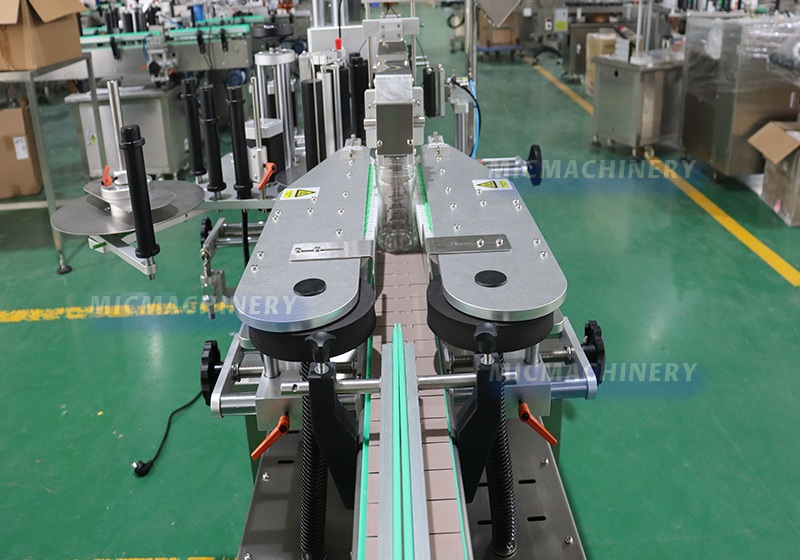 flat labeling machine