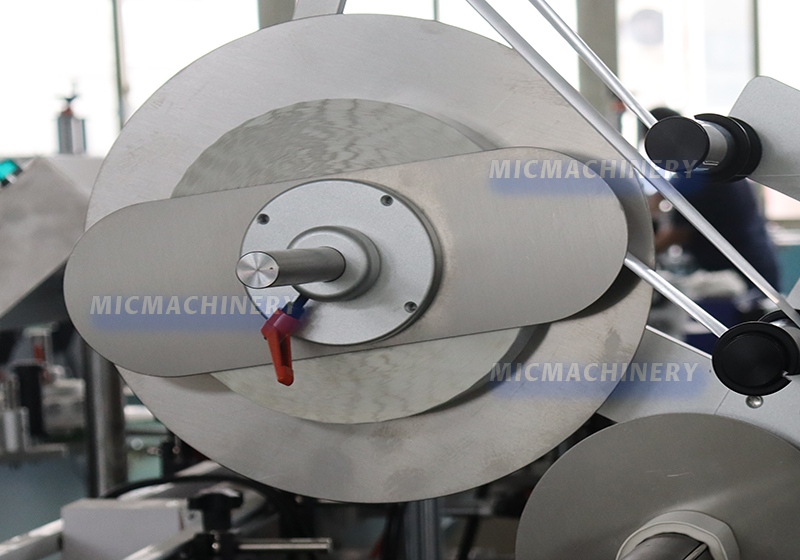 top and bottom labeler