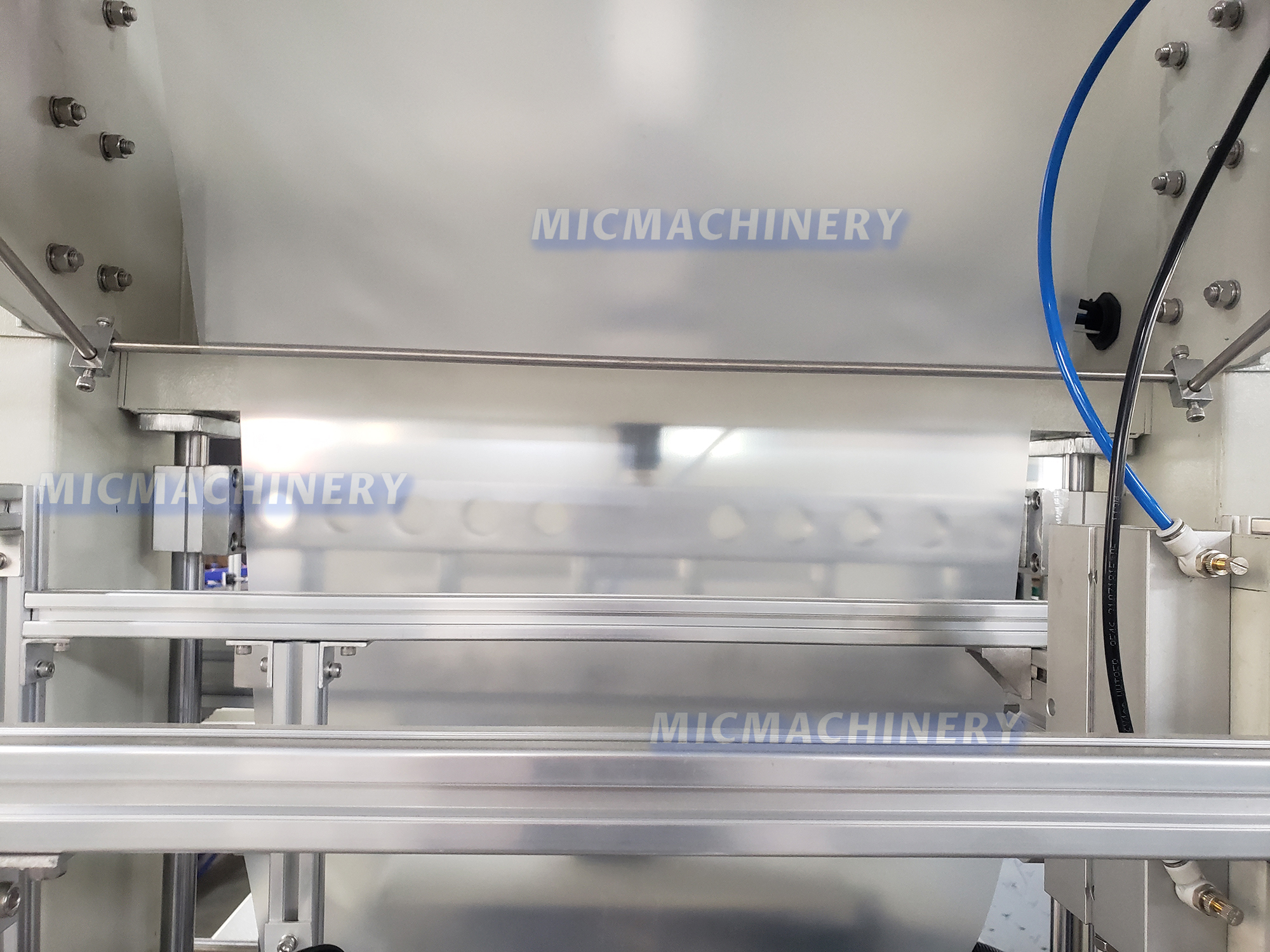 Automatic film cutting and sealing system