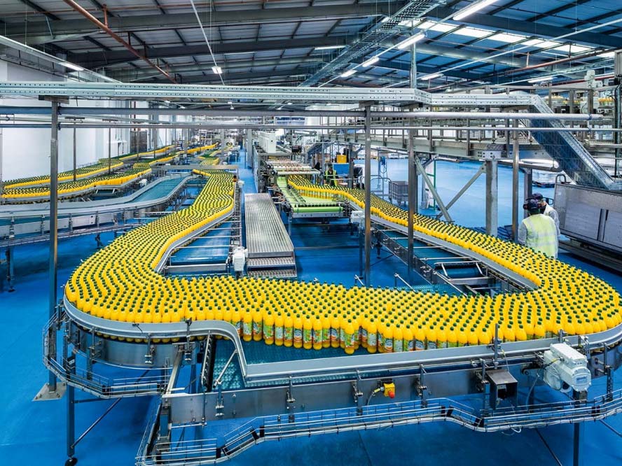 Actual photos of the soft drink production workshop