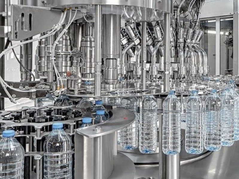 PET bottle filling device