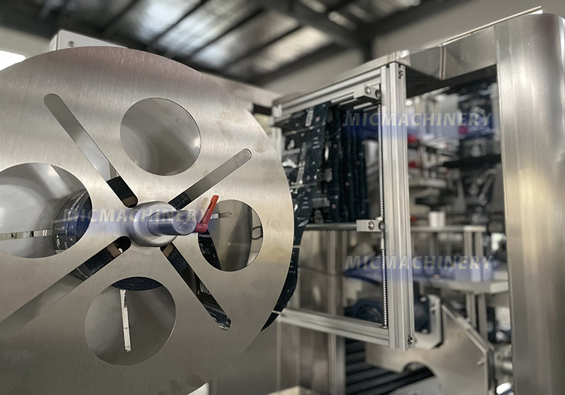 Shrink Sleeve Applicator Machine of Send label wheel 