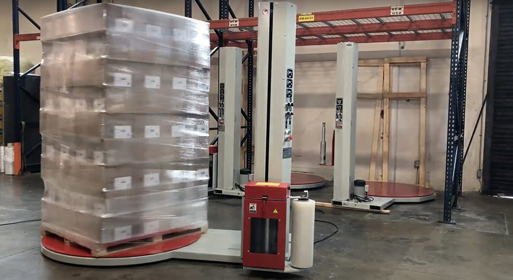 Pallet wrapping machine
