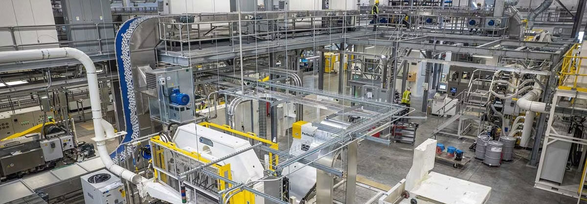 drinks canning factory
