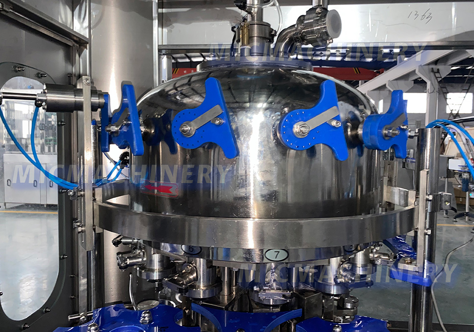 Soda Filling and Capping machine Isobaric pressure / counter pressure filling system