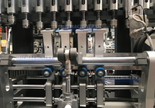automatic blow molding machine