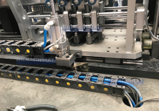 automatic blow molding machine