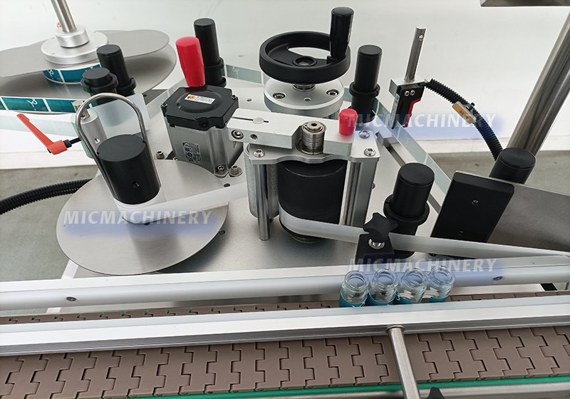 Label pulling mechanism