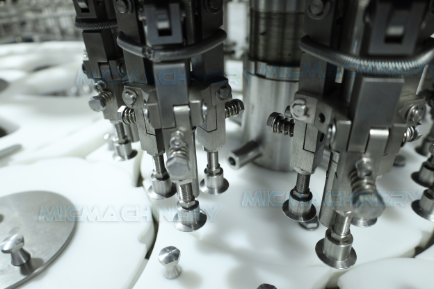 12-head oral liquid filling machine screw cap station