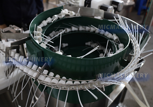 lid pressing machine