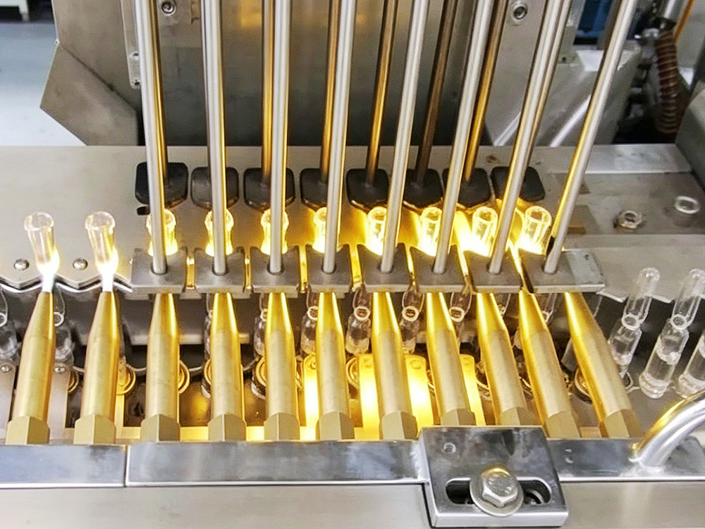 Ampoule sealing machine station