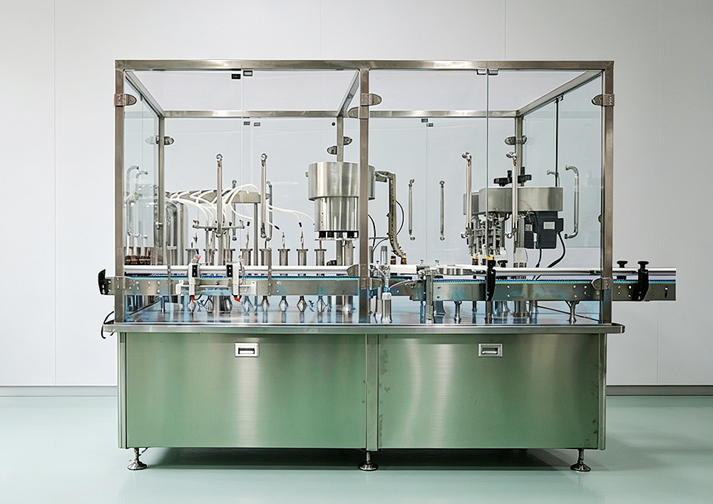 Pharmaceutical vial filling equipment