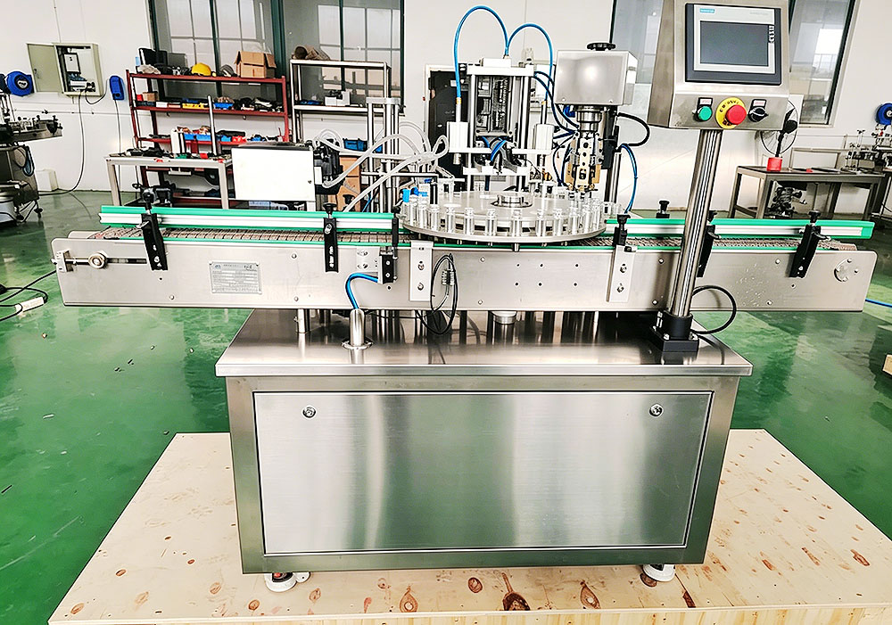 Pack the capping machine into boxes