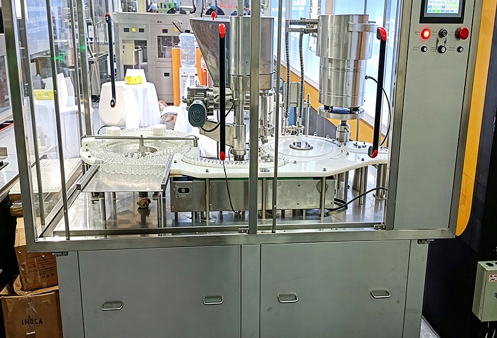 Automatic powder vial filling machine