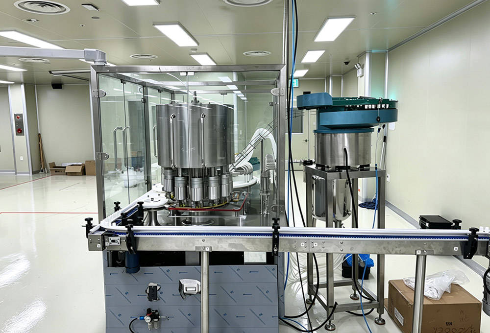 GMP vial capping station