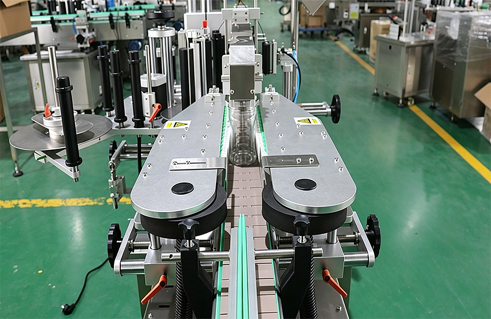 Bottle labeling machine conveyor