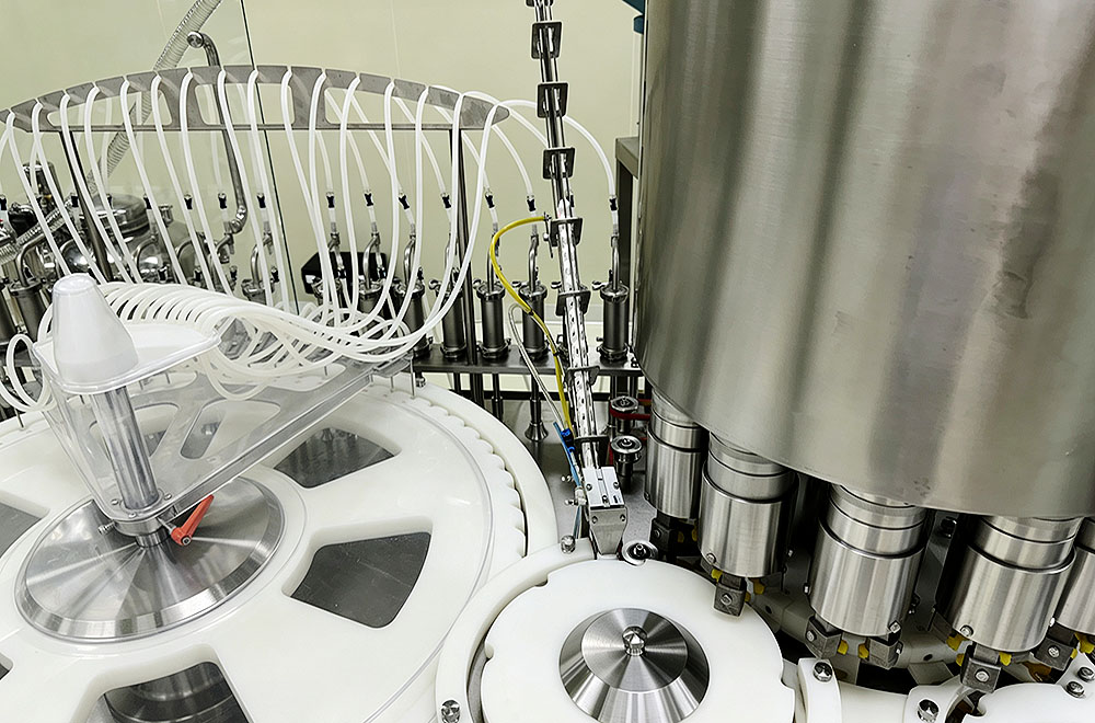 Vial filling machine internals