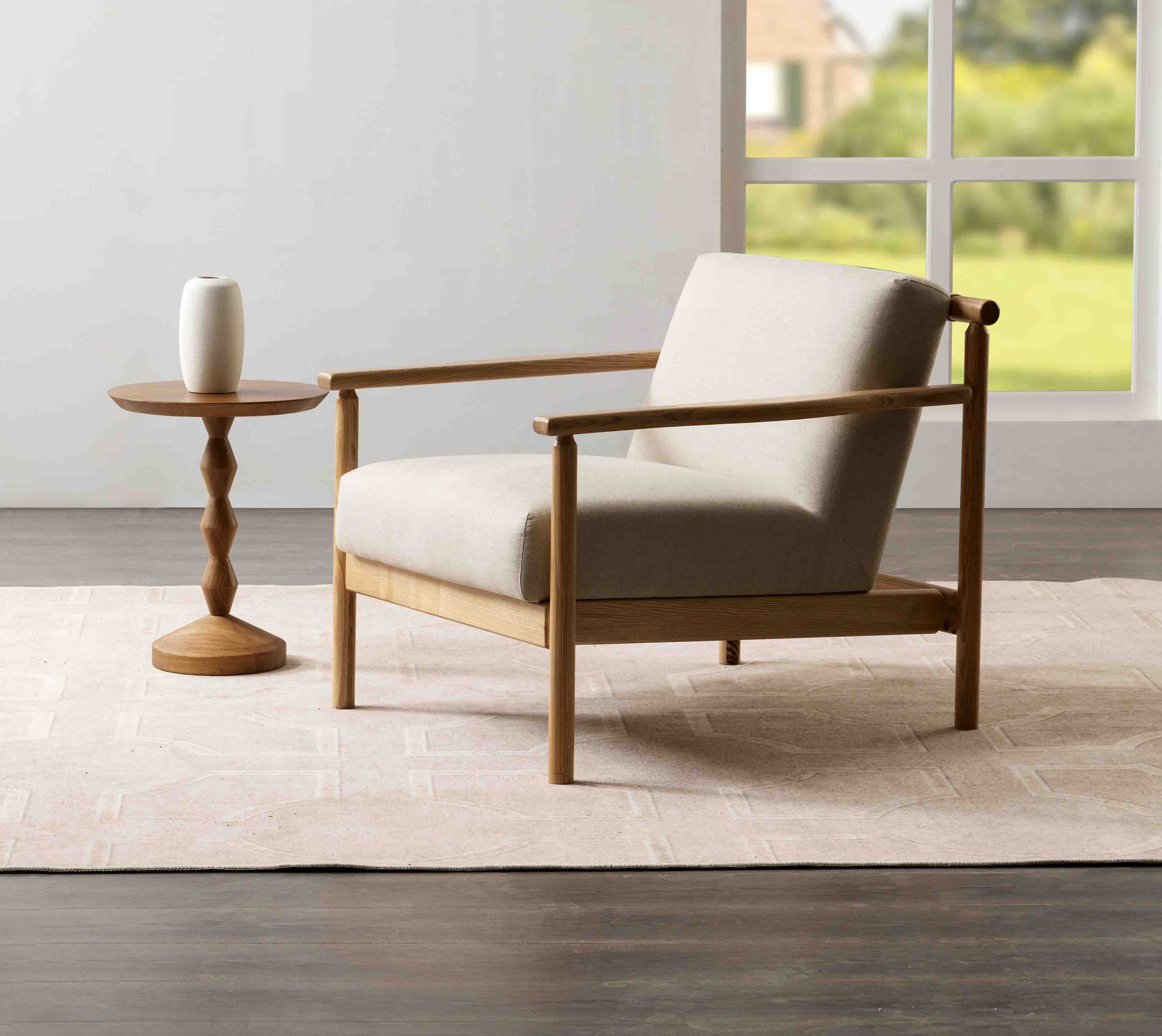 Mihran  Scandinavian minimalist accent chair