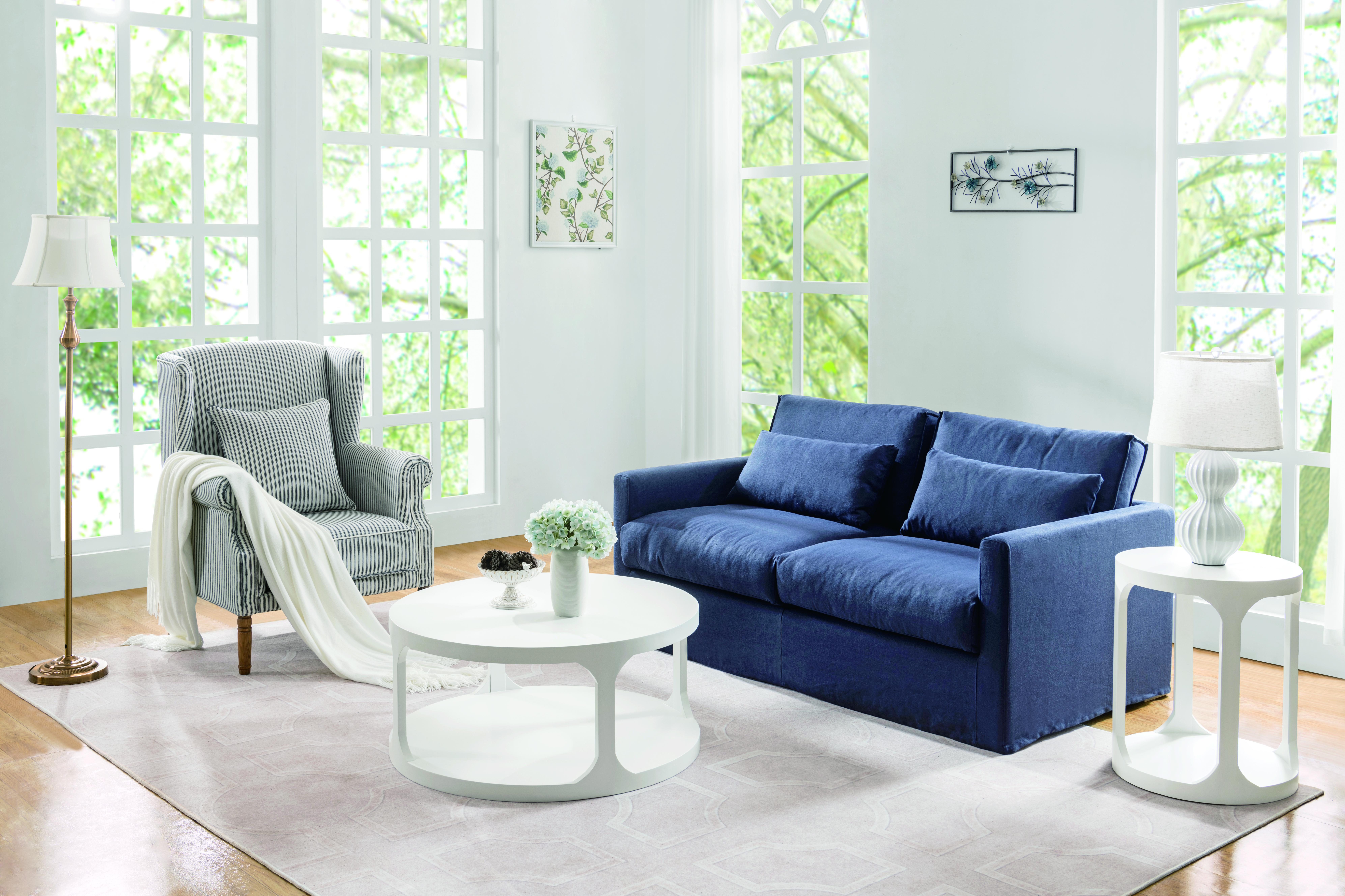 Traditional Accent Chair 