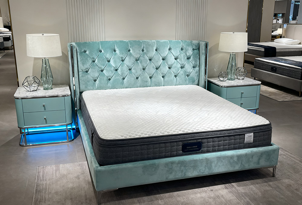 a complete set of beds