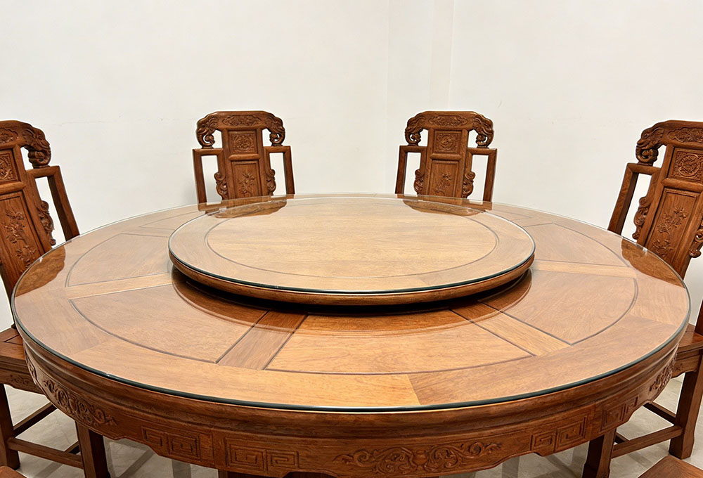 put a protective cover on the solid wood dining table