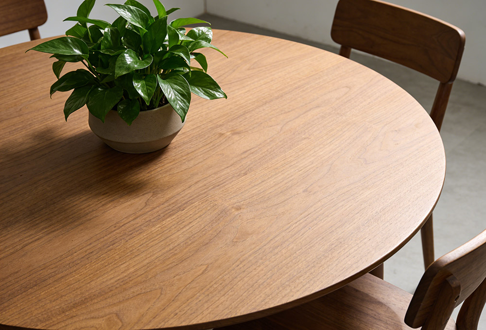 a maple dining table