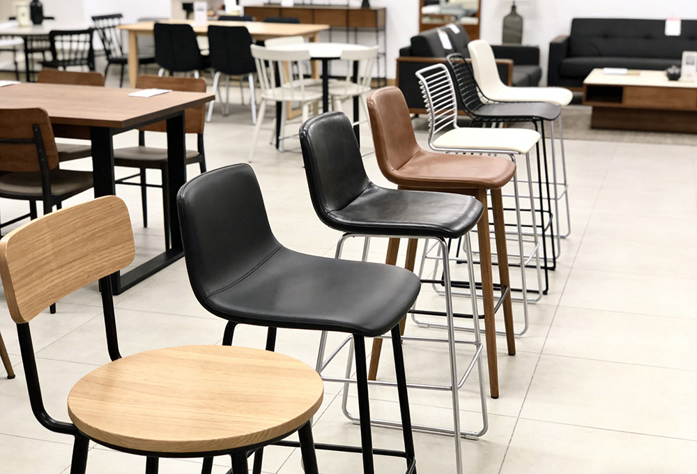 bar chairs in furniture stores
