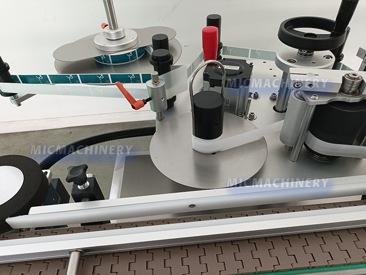 Label collection mechanism