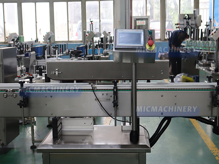 Top pressure mechanism