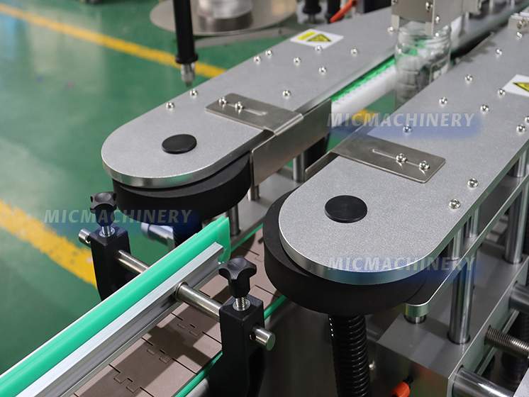 Bottle Straightening Mechanism