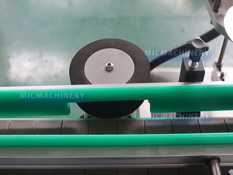 Bottle Straightening Mechanism
